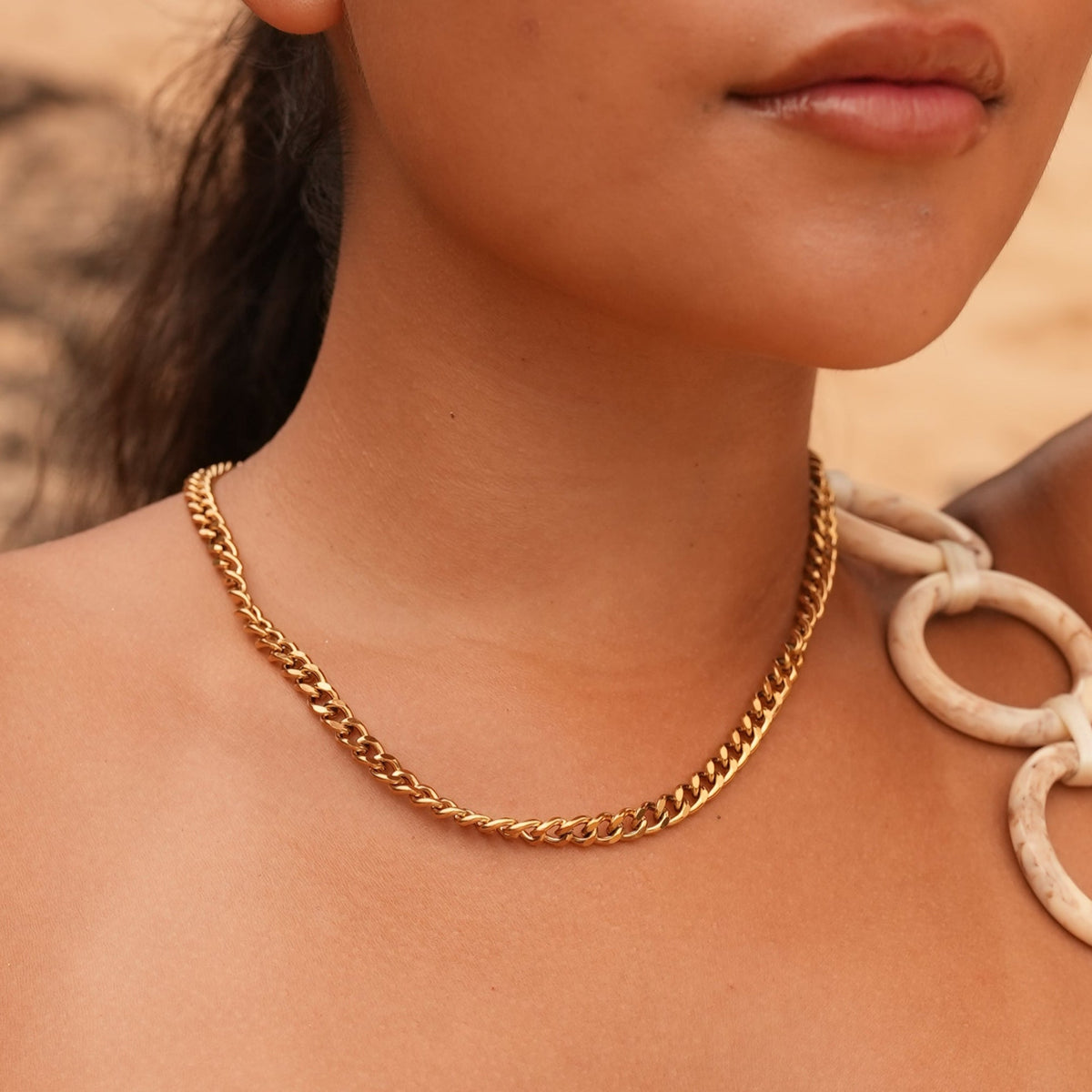 COLLAR | Isabella